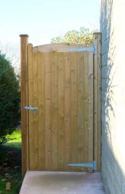 Charltons Wellow Tall Wooden Pedestrian Side Gate 1800 X 900mm -Secret Happy Shop t.tlx 1L1kFME.91kL6xoh21.1U0W1D. 86504.1687587574