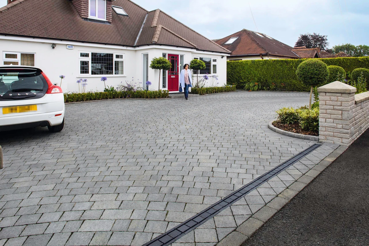 Marshalls Drivesett Tegula 50mm Project Pack Pennant Grey (9.73m2) 3 Marshalls Drivesett Tegula 50mm Project Pack Pennant Grey (9.73m2)