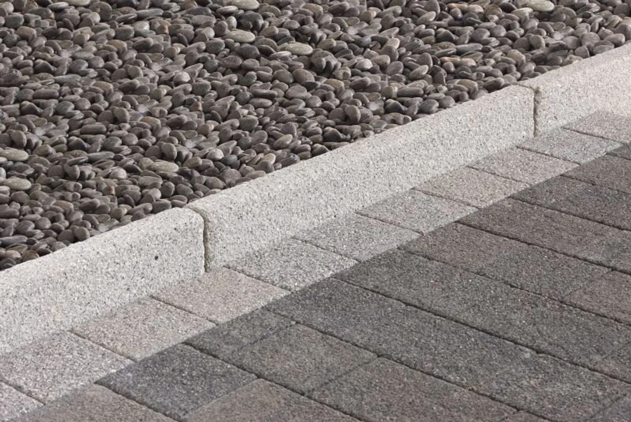 Drivesett Argent Concrete Edging Light 915 X 150 X 63mm (48 Pack) 3 Drivesett Argent Concrete Edging Light 915 X 150 X 63mm (48 Pack)