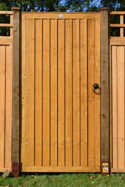 Grange Side Entry Closeboard Timber (6ft) Gate Golden Brown FSC 1815 X 900 X 40mm