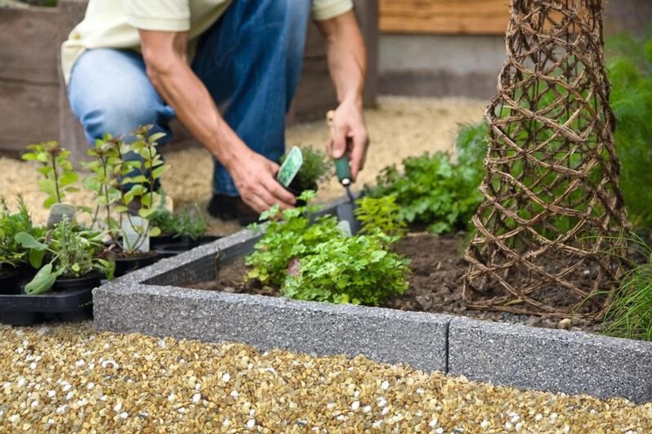 Drivesett Argent Concrete Edging Dark 915 X 150 X 63mm (48 Pack) 3 Drivesett Argent Concrete Edging Dark 915 X 150 X 63mm (48 Pack)