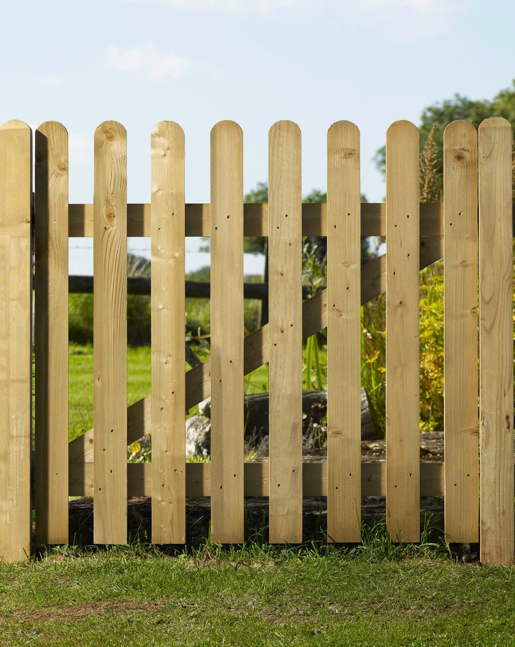 Charltons Henley Wooden Garden Gate 900 X 900mm 4 Charltons Henley Wooden Garden Gate 900 X 900mm - Image 2